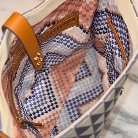 Stella and Dot Crosby Hobo Geo Tile Blue and White Toto Purse - Picture 5 of 9